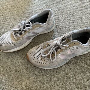 Used New Balance Fresh Foam Arishi Gray Sneaker Size 8.5